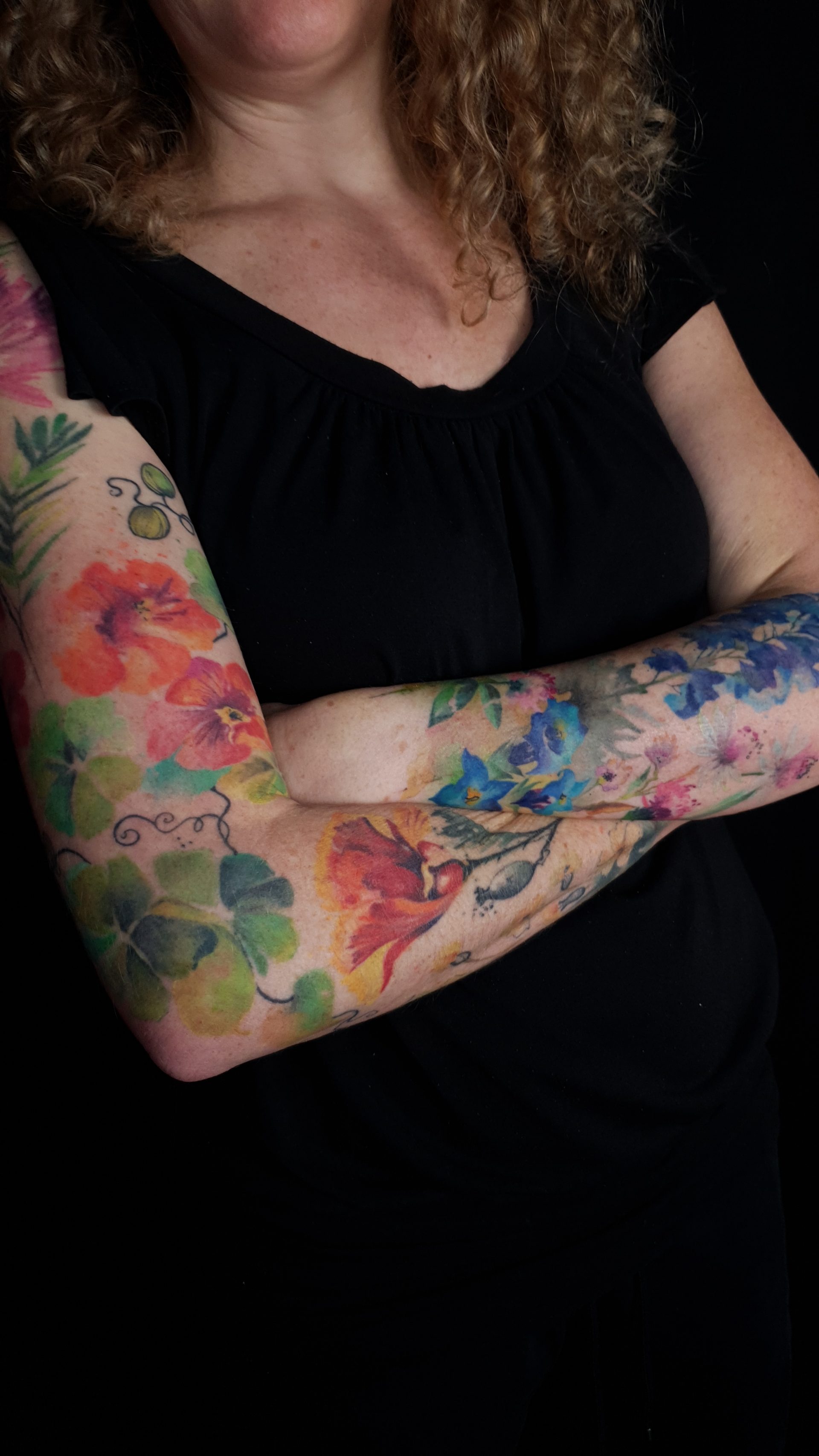 tatouage aquarelle,watercolor,watercolor tattoo,tatouage couleur,tattoo couleur,tatouage floral,fleur tatouage
