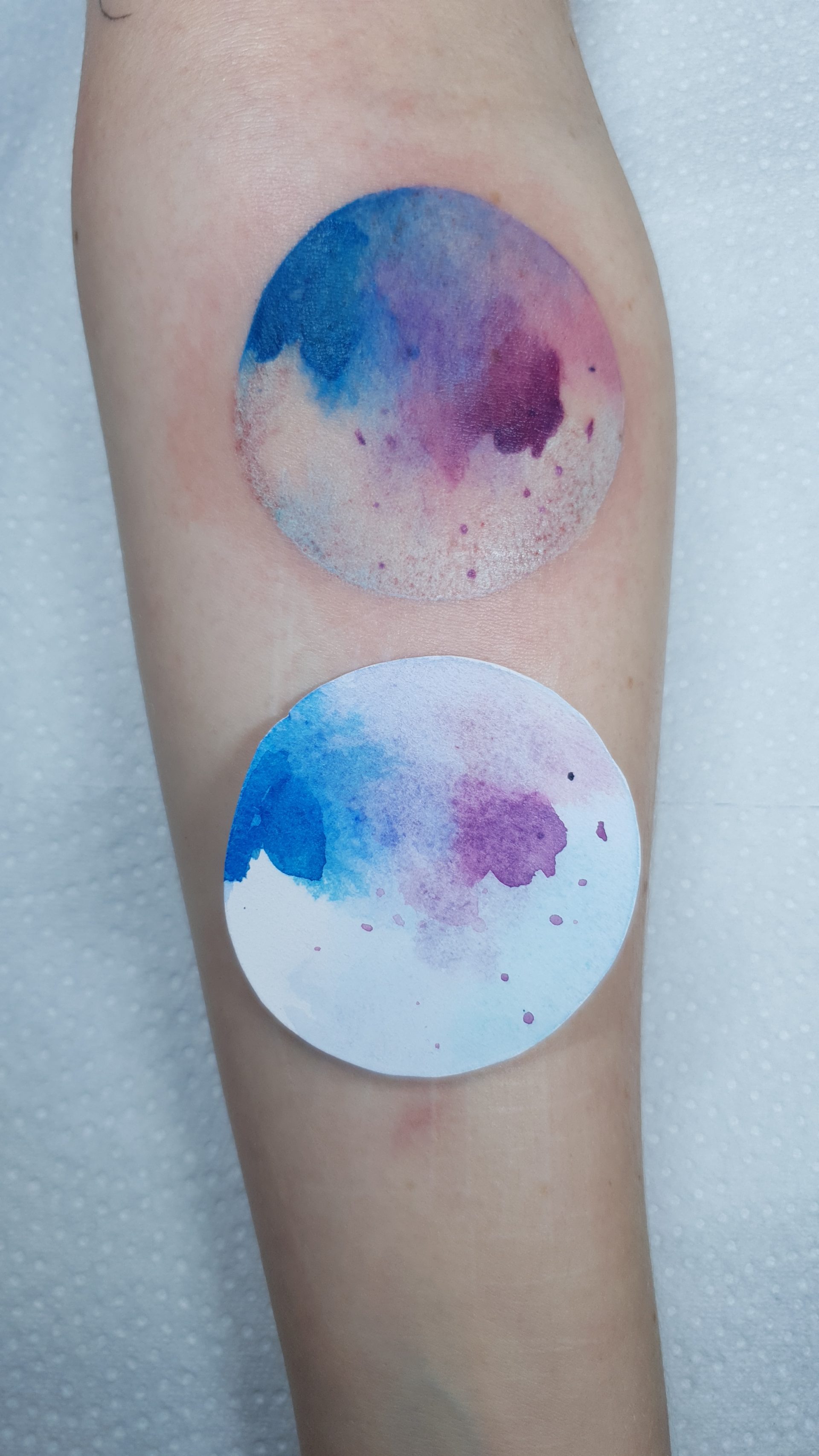 tatouage aquarelle,watercolor,watercolor tattoo,tatouage couleur,tattoo couleur,tatouage floral,fleur tatouage
