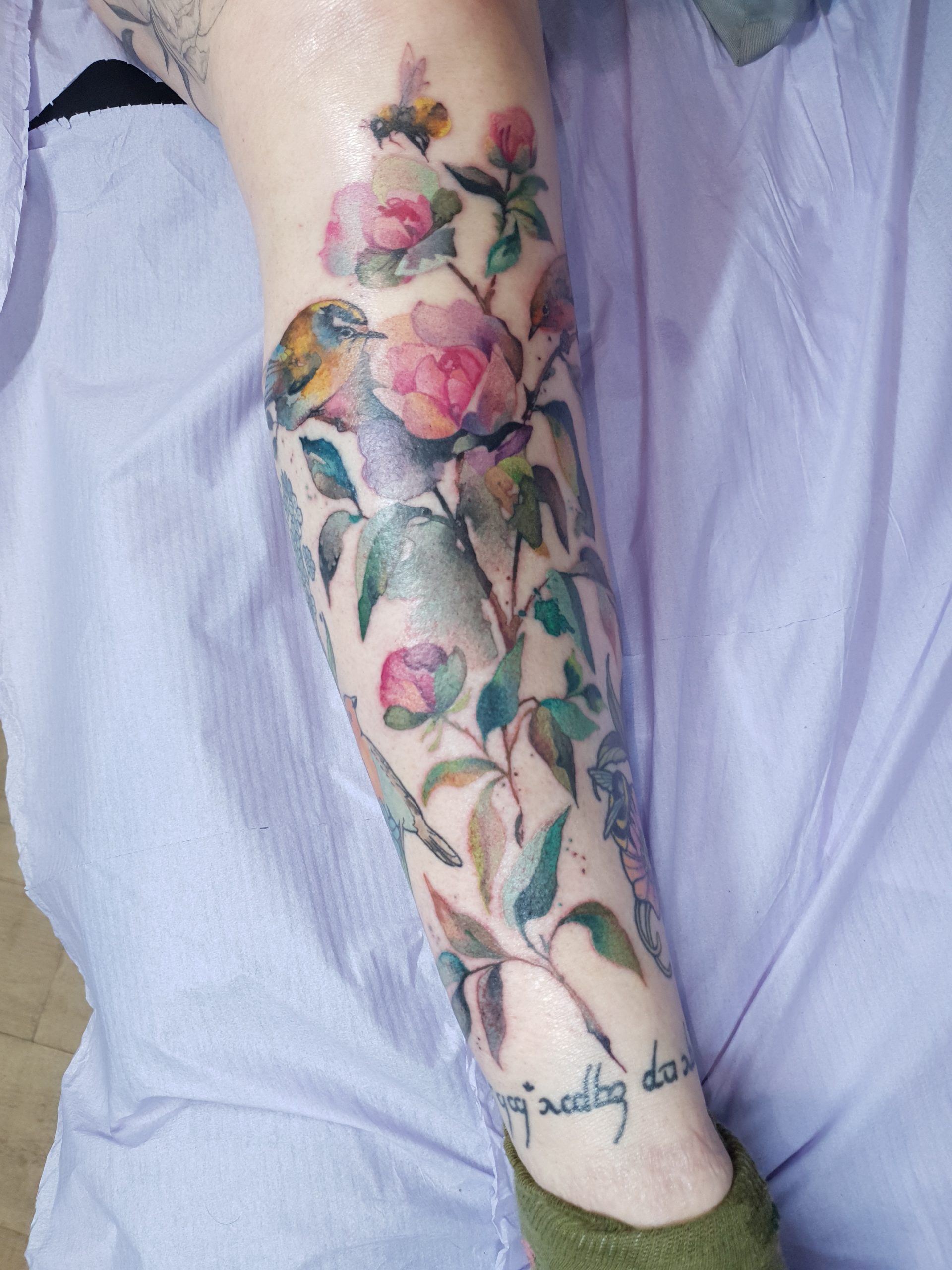 tatouage aquarelle,watercolor,watercolor tattoo,tatouage couleur,tattoo couleur,tatouage floral,fleur tatouage