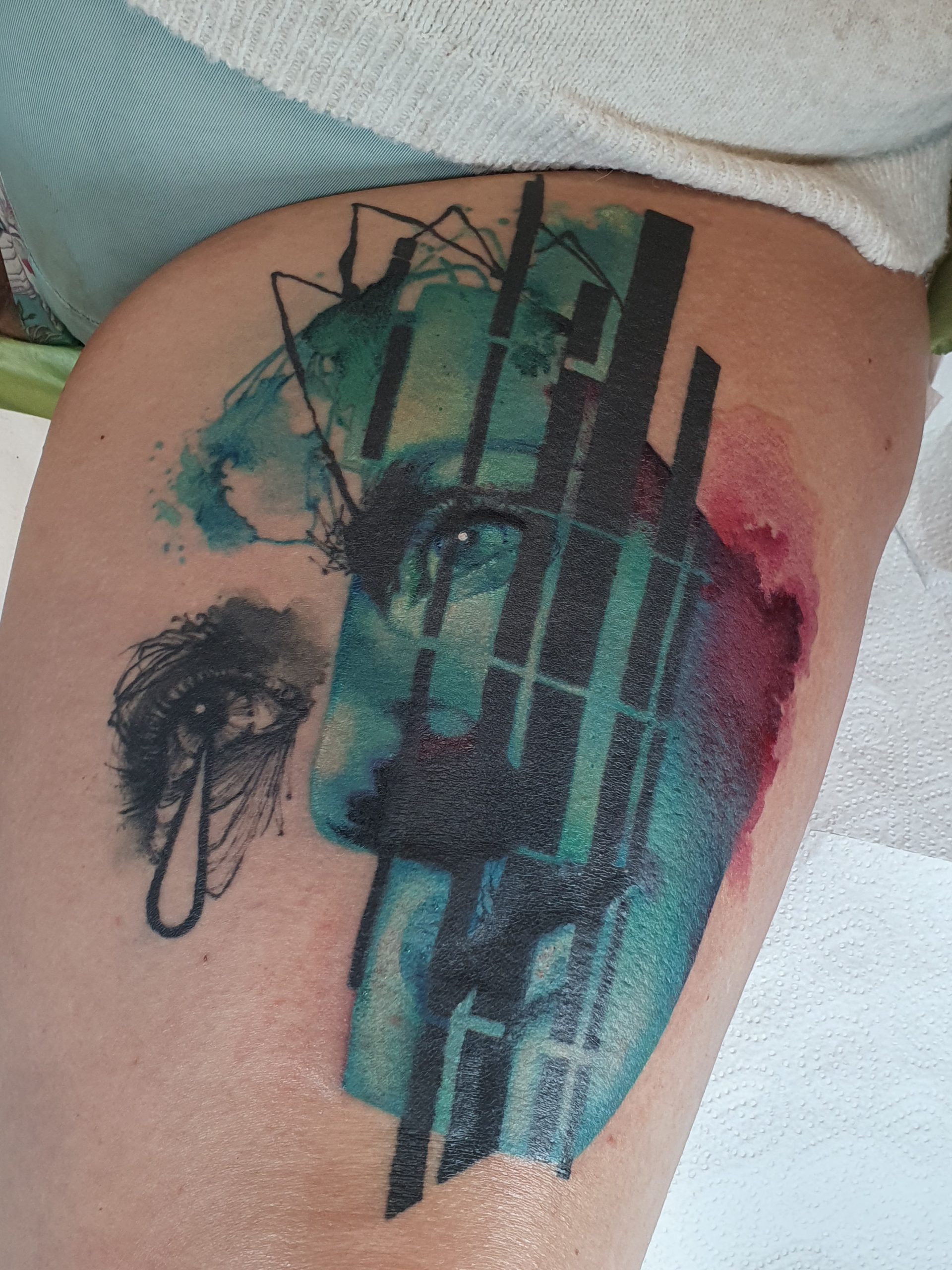 tatouage aquarelle,watercolor,watercolor tattoo,tatouage couleur,tattoo couleur,tatouage floral,fleur tatouage