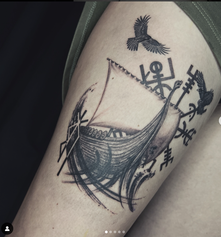 rune, bindrune, tatouage nordique, viking, drakkar, vegvisir, corbeau