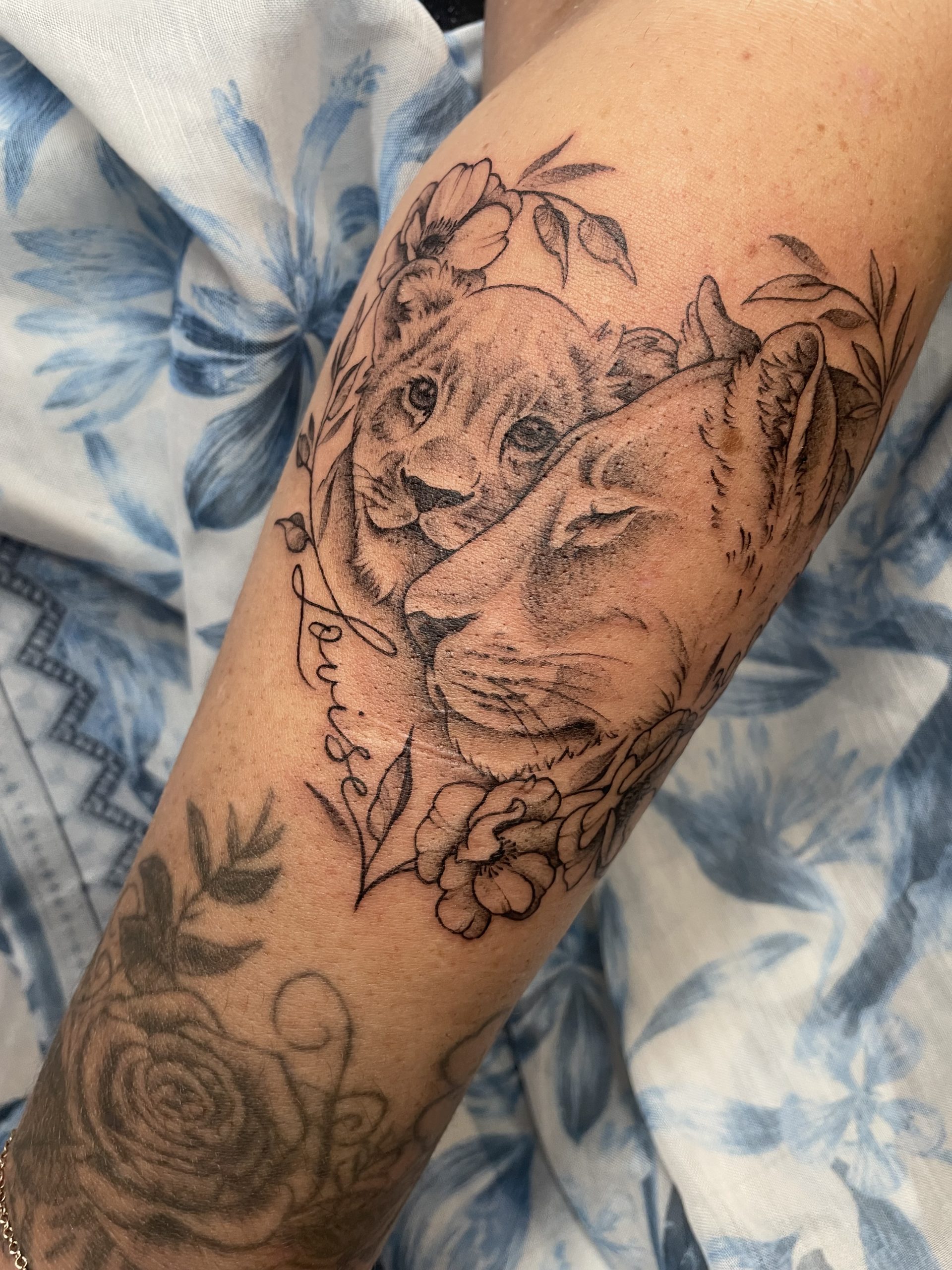 Tatouage, tatouage couleur, tatouage kawaï, kawaï, tatouage floral