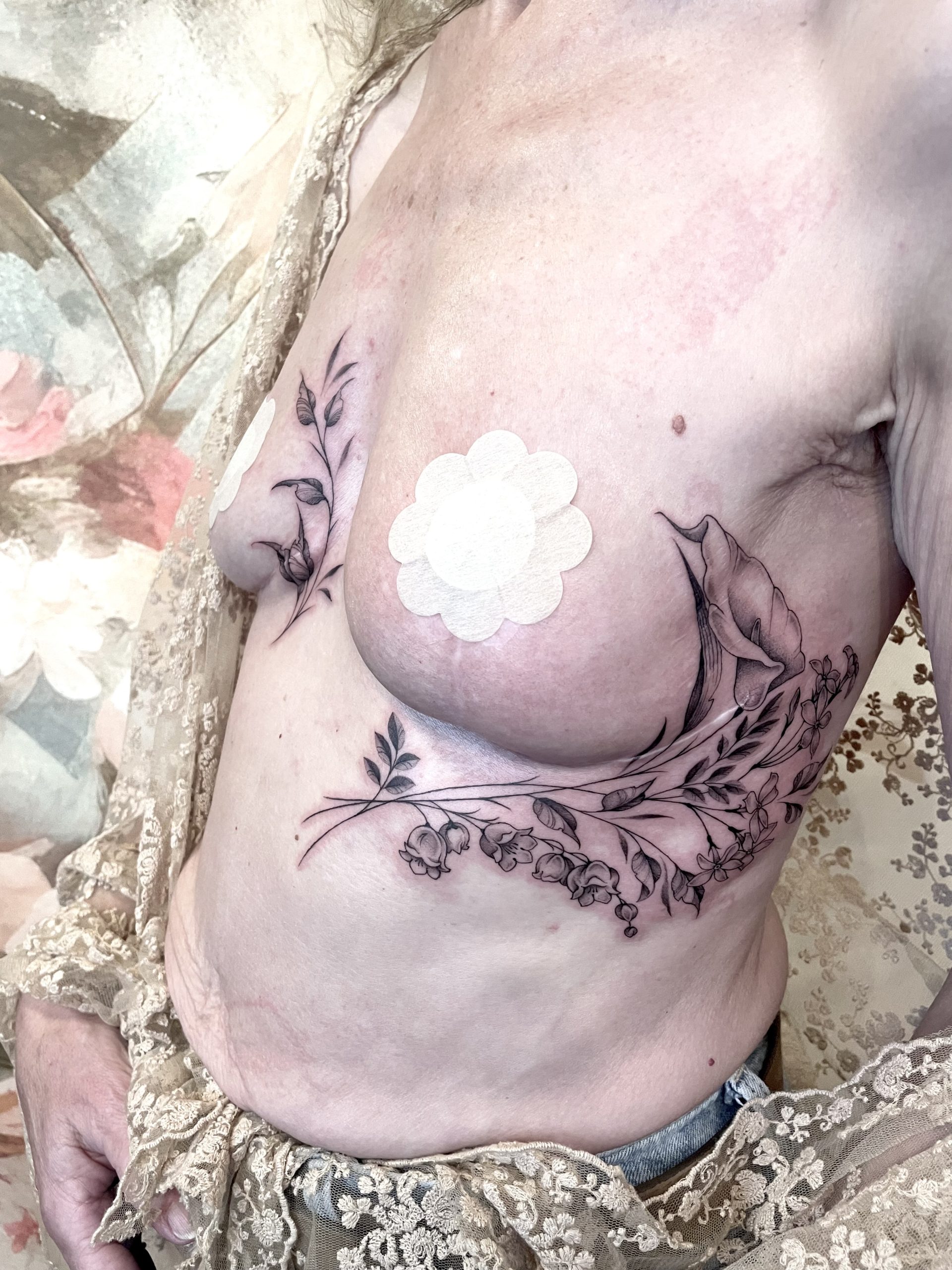 Tatouage, tatouage couleur, tatouage kawaï, kawaï, tatouage floral