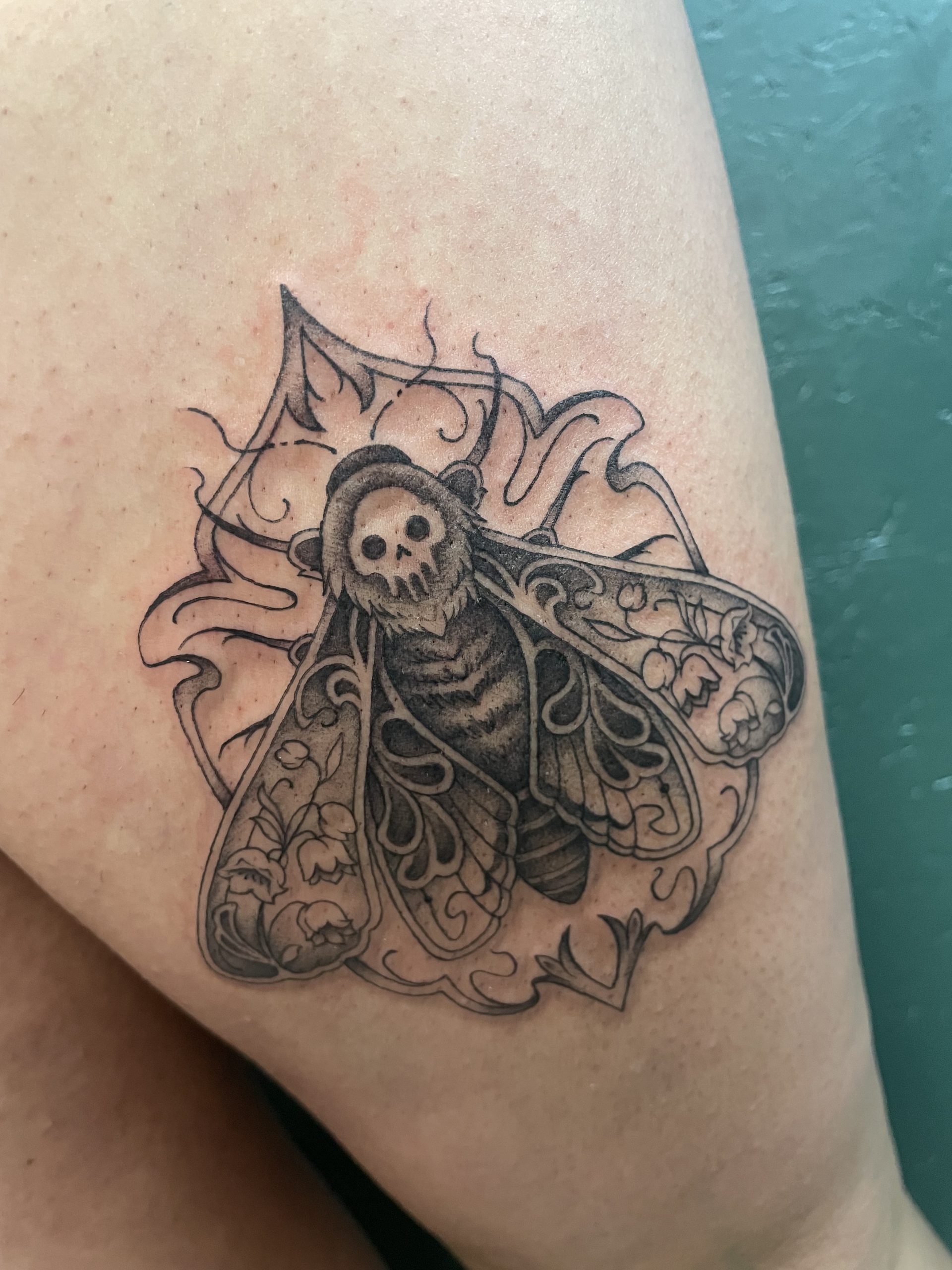 Tatouage, tatouage couleur, tatouage kawaï, kawaï, tatouage floral